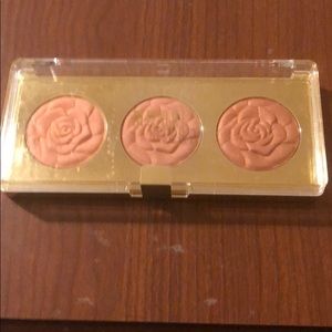 Milani blush trio in shade 02